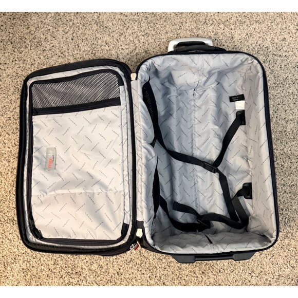 Travelpro Maxlite 2 Softside Expandable Upright 2 Wheel Luggage Carry On - Picture 8 of 14